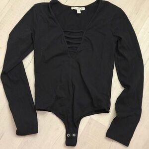 Express Black Long-Sleeve Ladder V-Neck Bodysuit